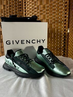 Givenchy Spectre Runner Sneakers Metallic Green Zip Leather Men’s Size 11 EU 44